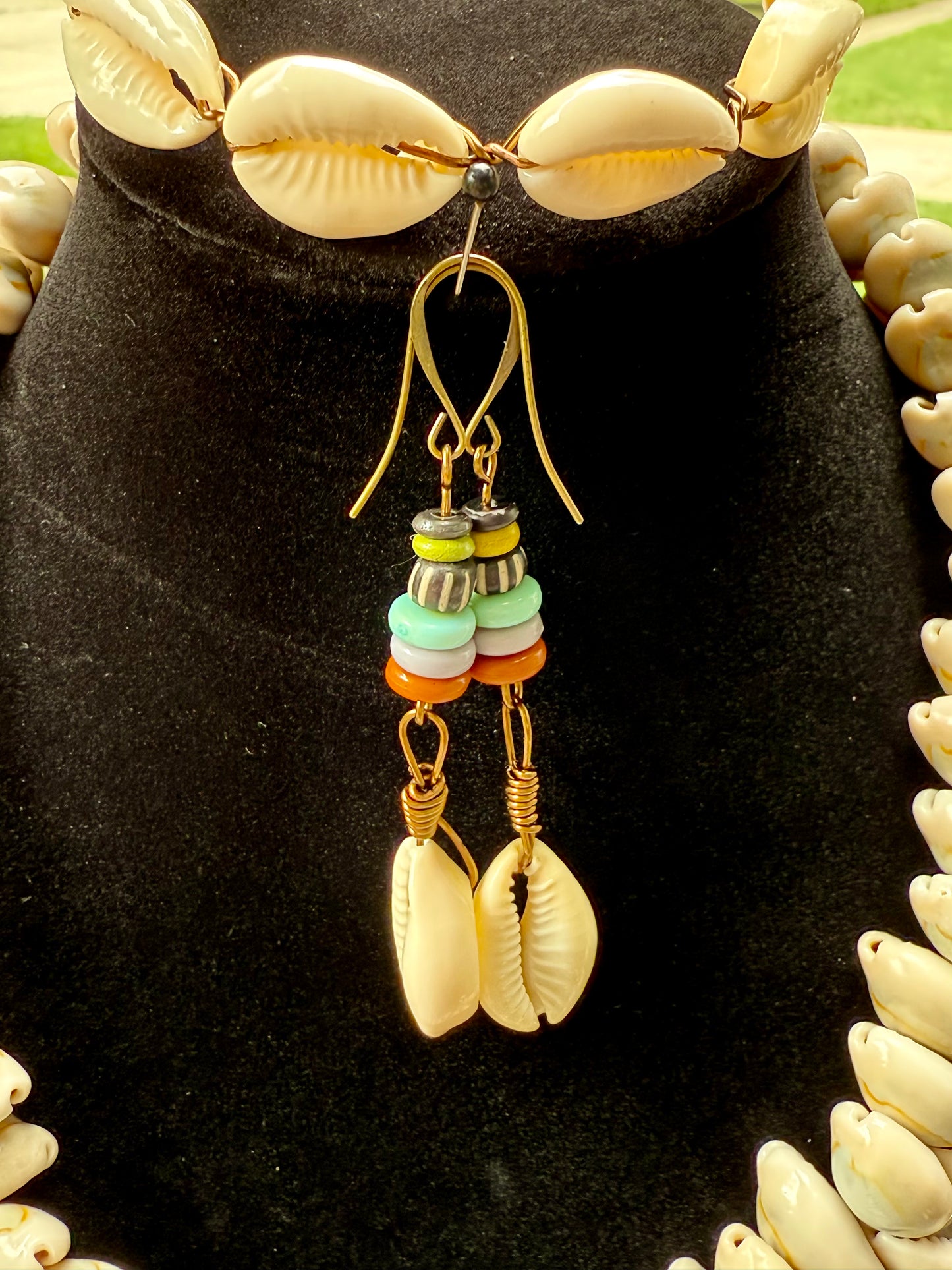Cowrie Shell Jewelry Set – Necklace, Bracelet & Earrings